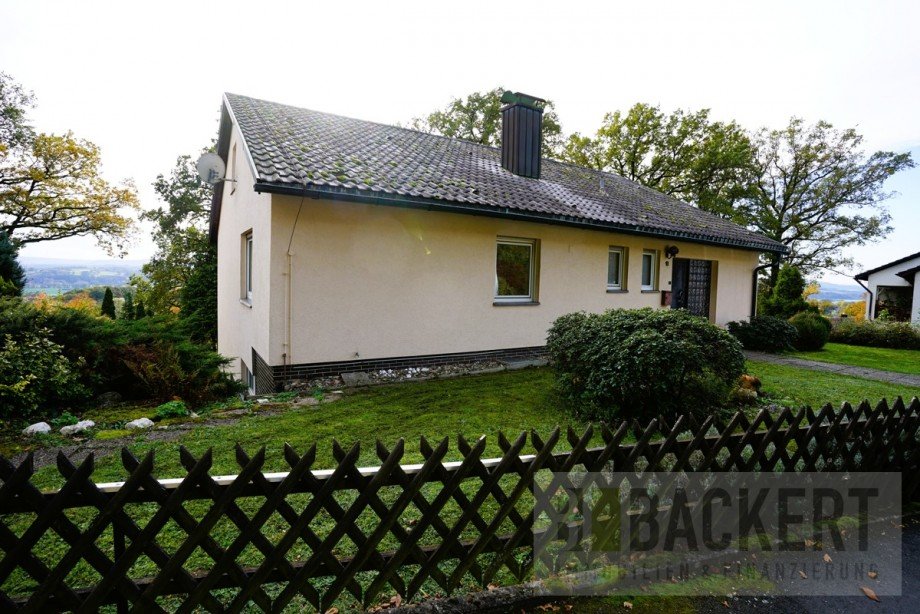 Ansicht Stra�enseite Einfamilienhaus Mainleus