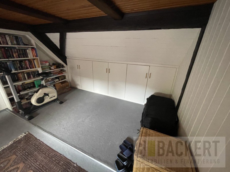 Einbauschr�nke im Dachgeschoss Landhaus Trebgast