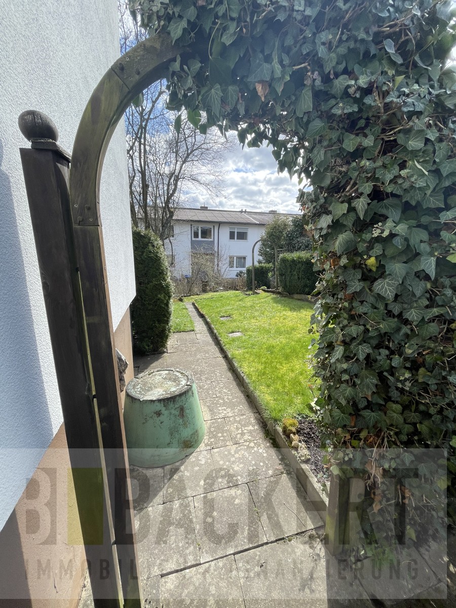 Zugang zum Garten Mehrfamilienhaus Bayreuth