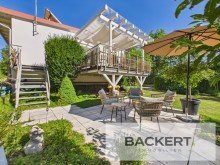 Gartenterrasse Haus 1 Diskret. Gr�n. Grenzenlos. 
Traumanwesen mit zwei hochwertigen Wohneinheiten