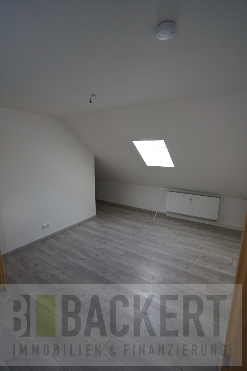 Flur mit Wohn-/Essbereich Dachgeschosswohnung Altenkunstadt