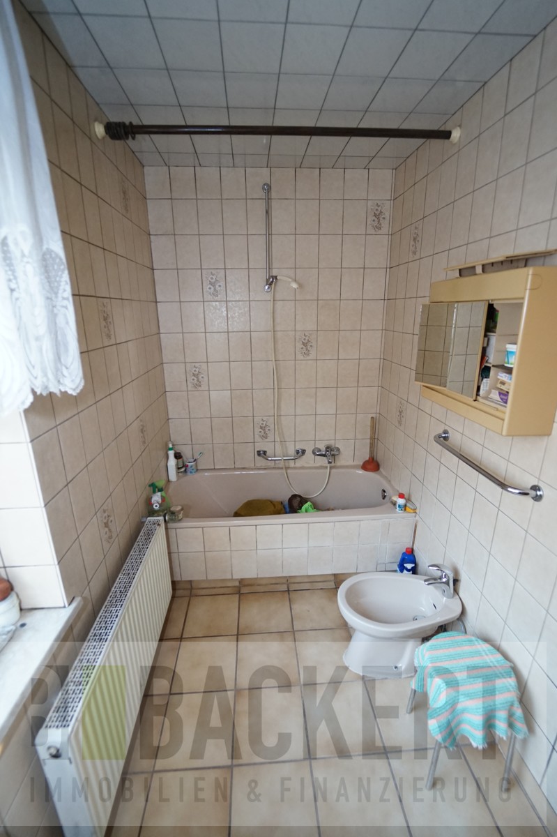Badezimmer OG Einfamilienhaus Kulmbach