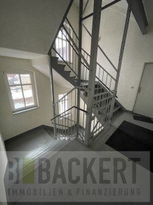 Gemeinschaftliches Treppenhaus Helle 3-Zimmer-Wohnung mit Balkon im Herzen von Ruhla. Frei ab 01.10.2026.