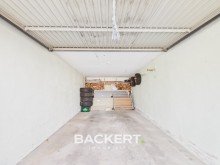 Garage Gem�tliches Wohnhaus mit kleinem Garten, Garage und Carport
