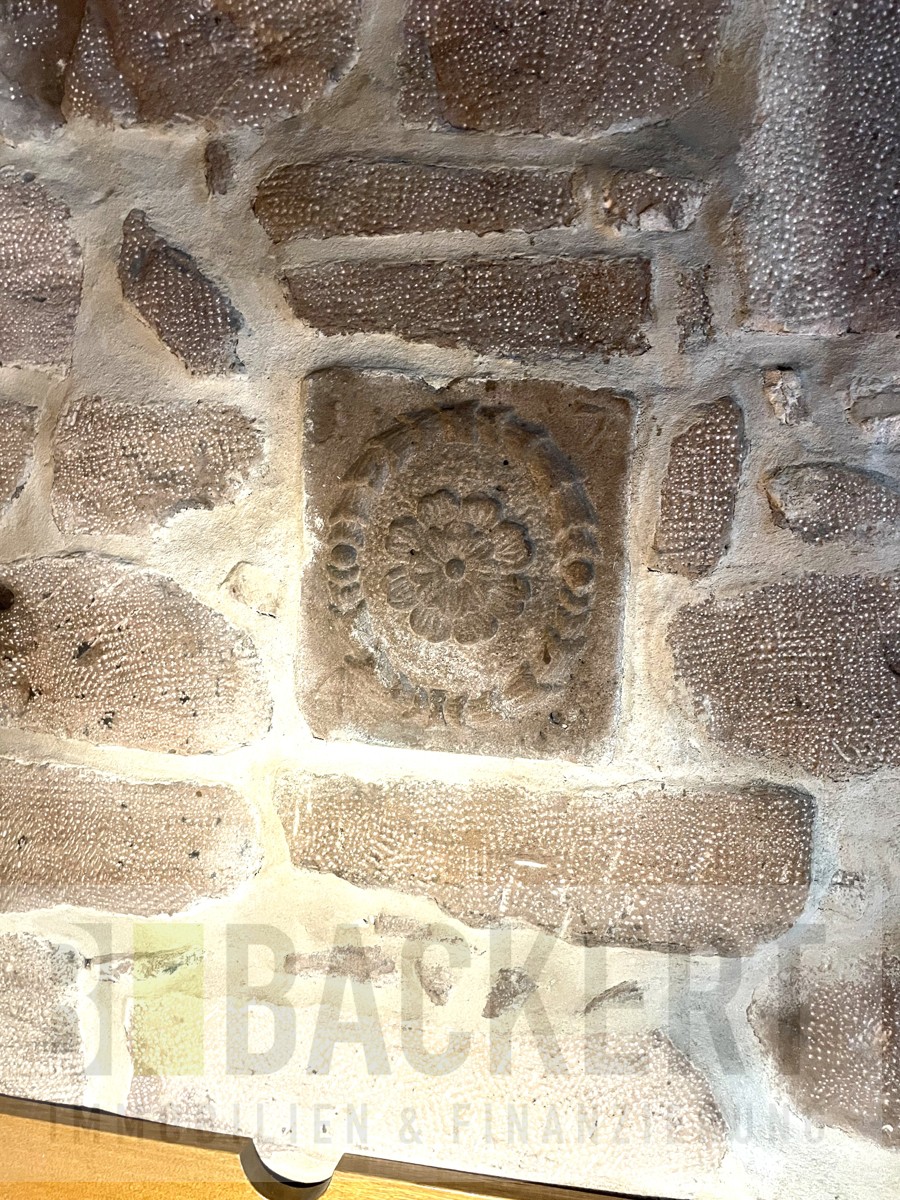 handbehauener Sandstein Landhaus Trebgast