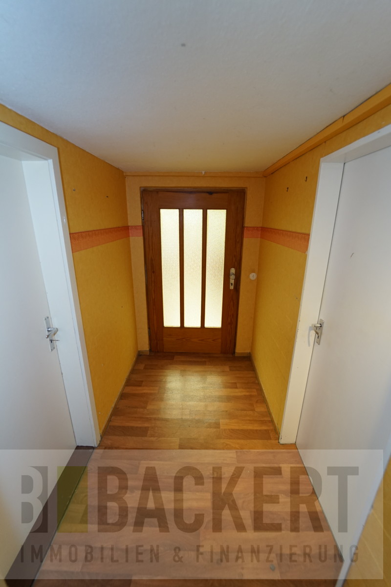 Eingangsbereich Souterrain Mehrfamilienhaus Hersbruck