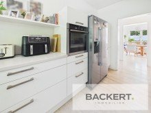 K�che Haus 1 Diskret. Gr�n. Grenzenlos. 
Traumanwesen mit zwei hochwertigen Wohneinheiten