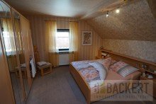 Schlafzimmer im Dachgeschoss Wohn- und Gesch�ftshaus in absolut zentraler Lage von Burgkunstadt!