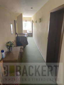 Flurbereich G�stezimmer Etabliertes Gasthaus mit Fremdenzimmern, Nebengeb�ude und viel Grund sucht Wirtsleute!