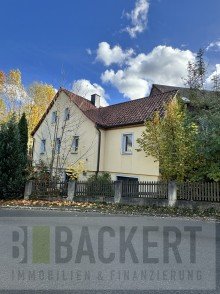 Ansicht Stra�enseite Sanierungs-Schn�ppchen in Altenkunstadt - Maineck: Liebe auf den zweiten Blick!