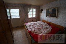 Schlaf-/Kinderzimmer DG Sanierungsbed�rftiges Zweifamilienhaus mit Einliegerwohnung in Hanglage von Bad Berneck.