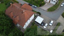 Luftaufnahme Ger�umige Dachgeschosswohnung mit Ausblick - sofort einzugsbereit