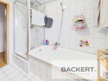 Badezimmer Ger�umige Dachgeschosswohnung mit Ausblick - sofort einzugsbereit