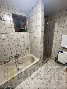 Badezimmer Ger�umige 2,5-Zimmer-Souterrainwohnung in zentraler Lage von Kulmbach - kurzfristig frei