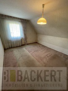 Schlaf-/Kinderzimmer DG Ger�umiges Zweifamilienhaus im Herzen von Weismain.