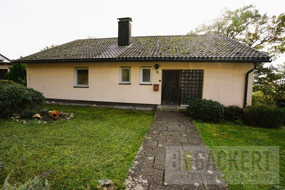 Ansicht Stra�enseite Einfamilienhaus Mainleus