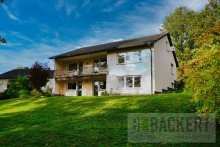 Ansicht Gartenseite Einfamilienhaus mit Einliegerwohnung und fantastischem Fernblick!