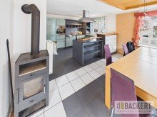 Esszimmer/K�che EG Ger�umiges Wohnhaus mit bis zu drei Einheiten, Garagen und Lagerhalle!