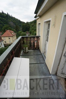 Balkon im DG Sanierungsbed�rftiges Zweifamilienhaus mit Einliegerwohnung in Hanglage von Bad Berneck.