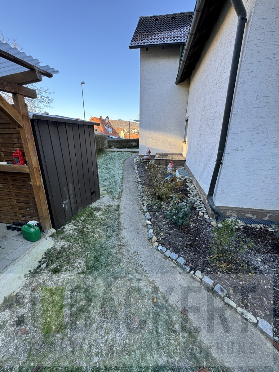 Vorderer Grundst�cksbereich Zweifamilienhaus Untersteinach