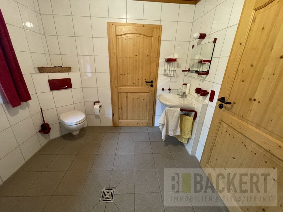 barrierefreies Badezimmer im EG Einfamilienhaus Weismain