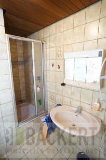 Badezimmer OG Ein Jahrhundert alt und kein bisschen in die Jahre gekommen!