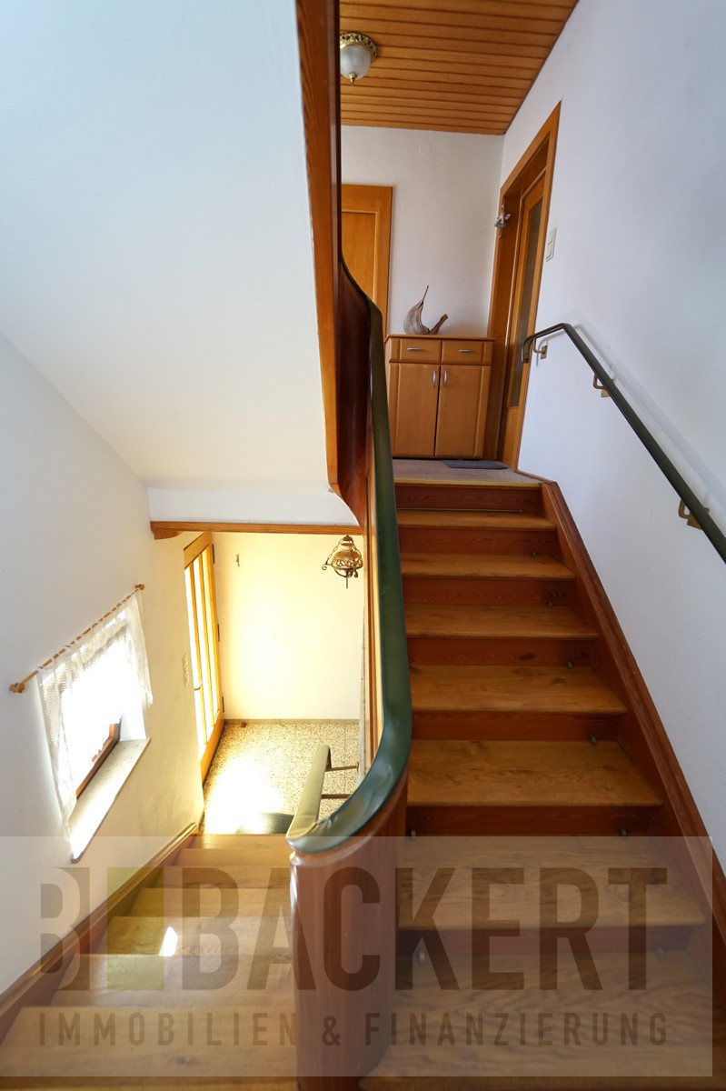 zentrales Treppenhaus Zweifamilienhaus Burgkunstadt