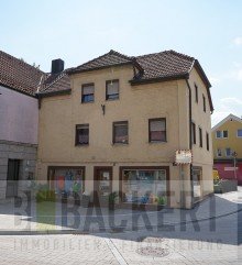 Frontansicht Wohn- und Gesch�ftshaus in absolut zentraler Lage von Burgkunstadt!