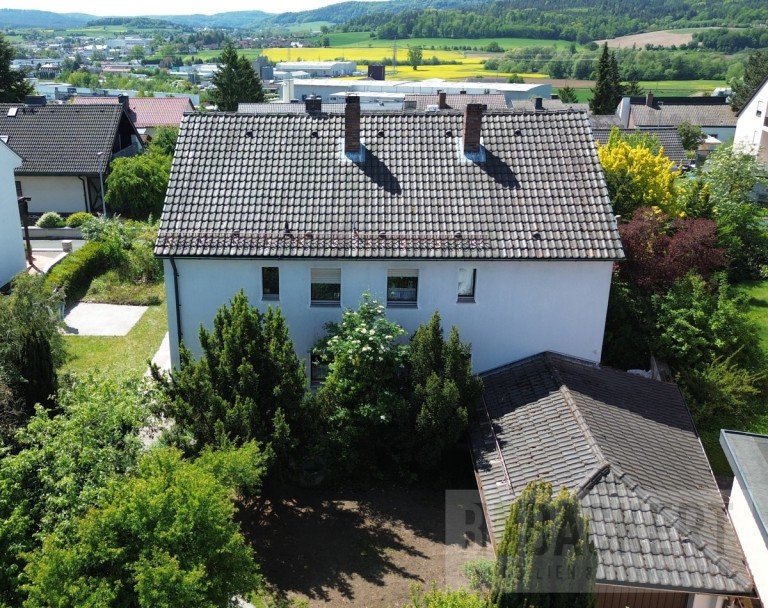 R�ckansicht Burgkunstadt Zweifamilienhaus Gro�es Zweifamilienhaus mit Garage in toller Wohnlage von Burgkunstadt