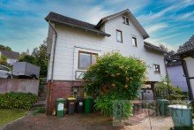 Ansicht Gartenseite Charmante Doppelhaush�lfte mit gro�em Gartenbereich