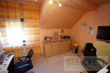 Kinder-/Schlafzimmer im Dachgeschoss Wohn- und Gesch�ftshaus in absolut zentraler Lage von Burgkunstadt!
