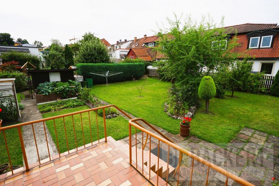Terrasse mit Garten Zweifamilienhaus Kronach