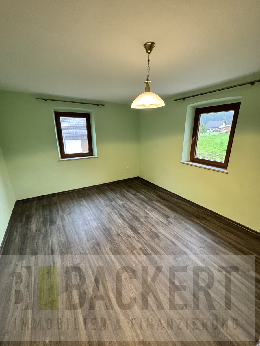 Schlaf-/Kinderzimmer OG Einfamilienhaus Kulmbach / L�sau