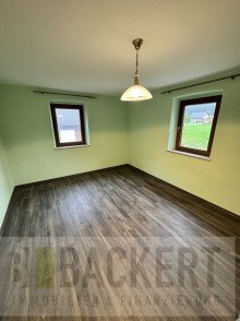 Schlaf-/Kinderzimmer OG Einzigartiges landwirtschaftliches Anwesen 
- Wohnhaus, Scheunen und noch viel mehr!