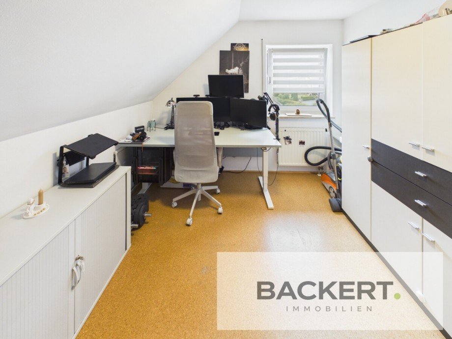 Kinderzimmer/B�ro Dachgeschosswohnung Weismain