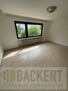 B�roraum im Kellergeschoss Gro�es Einfamilienhaus in Toplage von Burghaig.