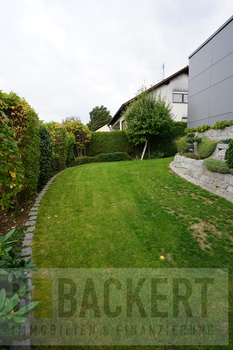Vorderer Gartenbereich Einfamilienhaus Waldsassen