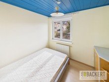 Kinderzimmer EG Ger�umiges Wohnhaus mit bis zu drei Einheiten, Garagen und Lagerhalle!