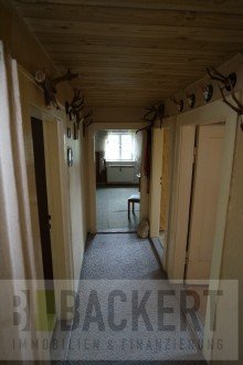 Flurbereich DG Sanierungsbed�rftiges Zweifamilienhaus mit Einliegerwohnung in Hanglage von Bad Berneck.
