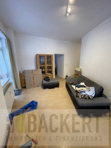 Wohnzimmer Helle 3-Zimmer-Wohnung mit Balkon im Herzen von Ruhla. Frei ab 01.10.2026.