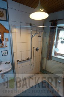 Dusche Charmante Doppelhaush�lfte mit gro�em Gartenbereich