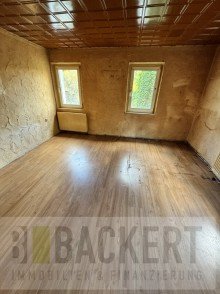 Schlafzimmer DG Sanierungs-Schn�ppchen in Altenkunstadt - Maineck: Liebe auf den zweiten Blick!