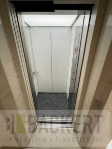 Personenaufzug Gro�e & helle 2-Zimmer-Wohnung in Toplage in der Maxvorstadt. TG-Stellplatz!