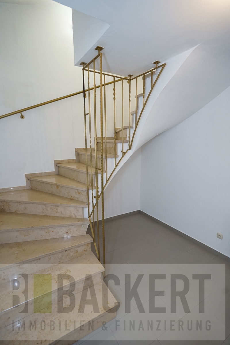 Treppenabgang Keller Doppelhaush�lfte Weismain