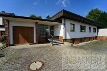 Ansicht Stra�enseite Praxis, B�ro oder doch Nutzung als Wohnhaus! 
Bungalow in Toplage von Altenkunstadt