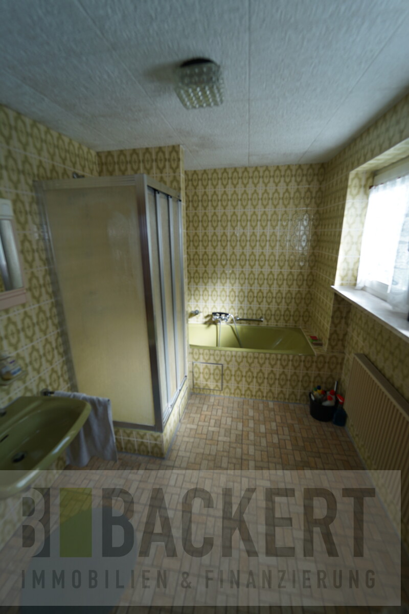 Badezimmer Erdgeschoss Zweifamilienhaus Mainleus