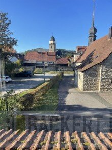 Blick zur Weismainer Stadtmauer Ger�umiges Zweifamilienhaus im Herzen von Weismain.