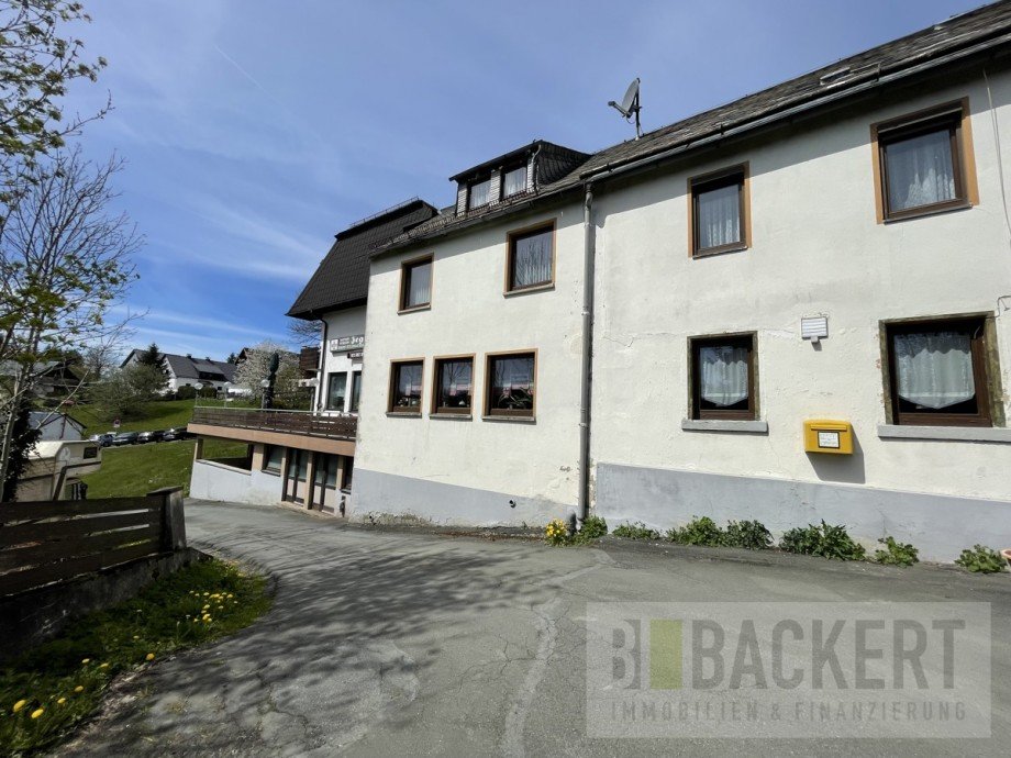 Seitenansicht mit Altbau Gastronomie und Wohnung Schwarzenbach am Wald / Gottsmannsgr�n