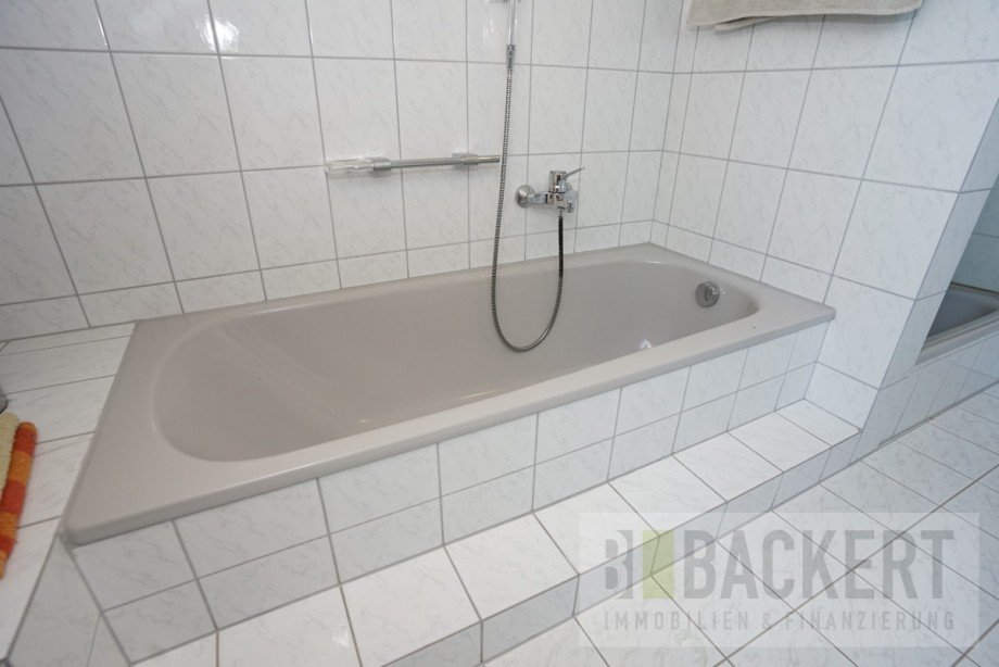 Badewanne Doppelhaush�lfte Weismain