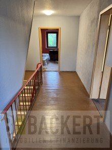 Flurbereich OG Einzigartiges landwirtschaftliches Anwesen 
- Wohnhaus, Scheunen und noch viel mehr!